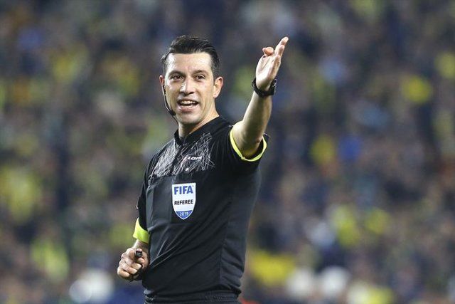 Cüneyt Çakır rekor kırdı! İşte hakemlerin maaşları 5