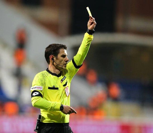 Cüneyt Çakır rekor kırdı! İşte hakemlerin maaşları 9