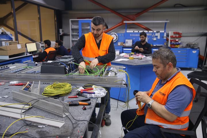 Türk mühendisler robotik hücre geliştirdi 3