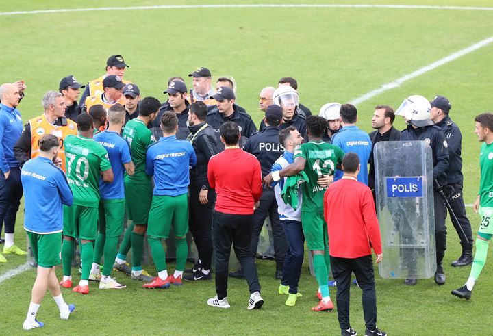Rizespor-Galatasaray maçında kural hatası mı var? İşte cevabı 7