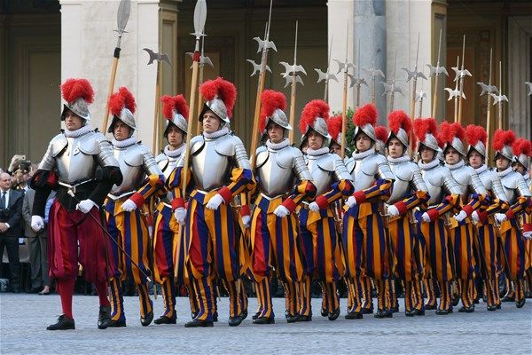 Dünyanın en küçük ordusu 13