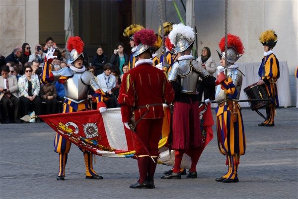 Dünyanın en küçük ordusu 15