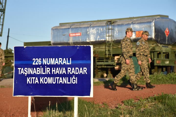 Elleri tetikte gözleri semada iftar ve sahur yapıyorlar 1