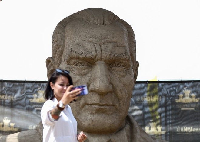 Kum heykeller "deniz efsaneleri" ile sezonu açtı 7