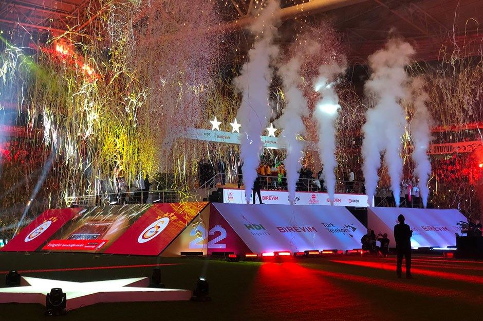 Şampiyon zaferini kutladı! İşte o müthiş görüntüler... 5