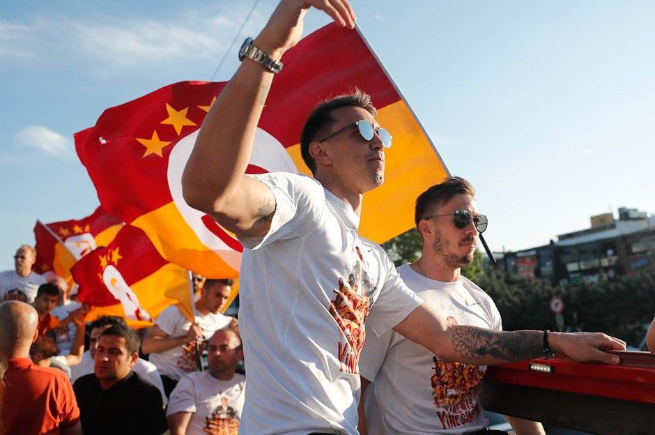 Şampiyon zaferini kutladı! İşte o müthiş görüntüler... 6