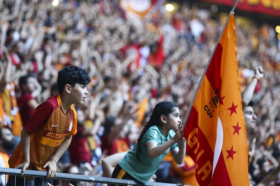 Şampiyon zaferini kutladı! İşte o müthiş görüntüler... 17