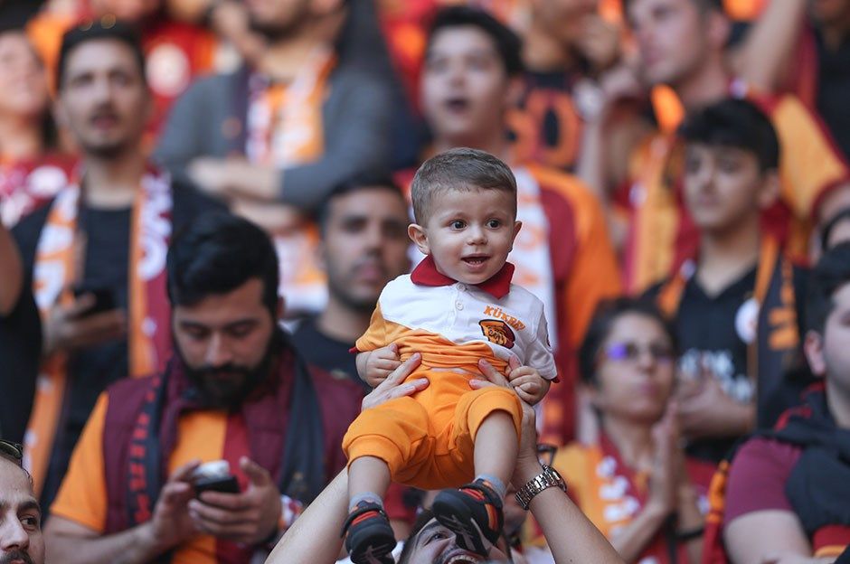 Şampiyon zaferini kutladı! İşte o müthiş görüntüler... 8