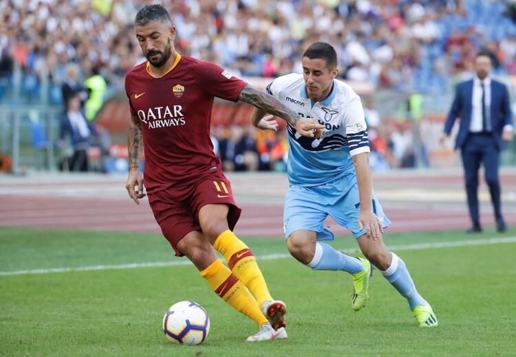 Yıldız futbolcu Fenerbahçe'de! İşte o görüntüler... 3