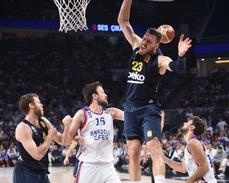 Ergin Ataman'dan maç sonu olay görüntü! 3