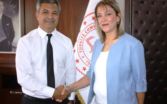 Bayılıp kolu kırılan öğrencisinin evine gidince gözlerine inanamadı! 6