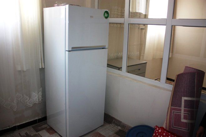 Bayılıp kolu kırılan öğrencisinin evine gidince gözlerine inanamadı! 4