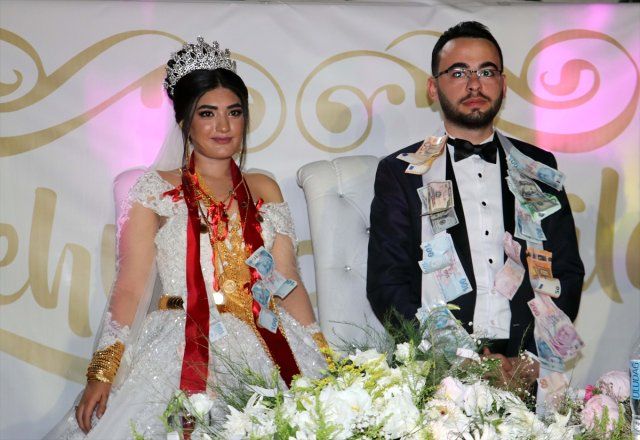 Kolunda yer kalmayınca bu çözümü buldular 8