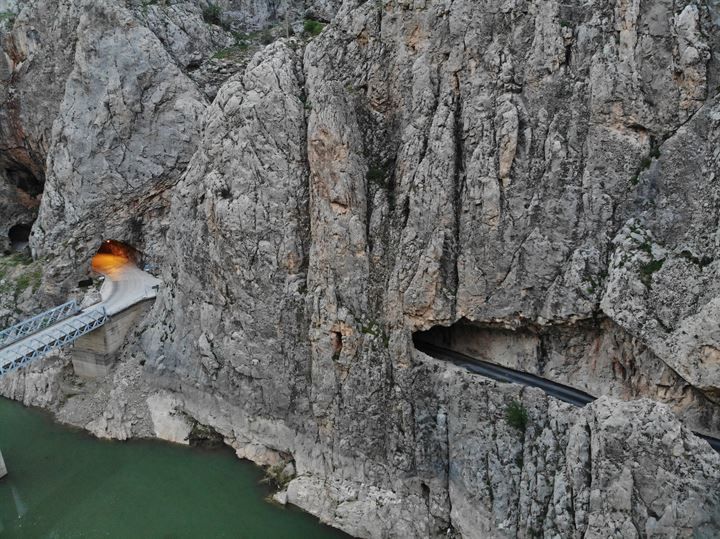Yapımı 132 yıl sürdü! Dünyanın en zorlu yollarından 4