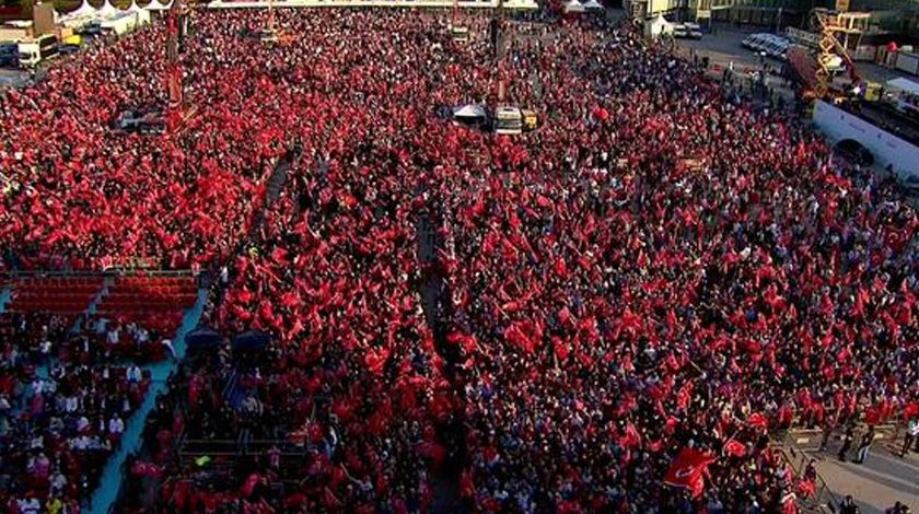 Milyonlar meydanlara indi! Türkiye tek yürek 1