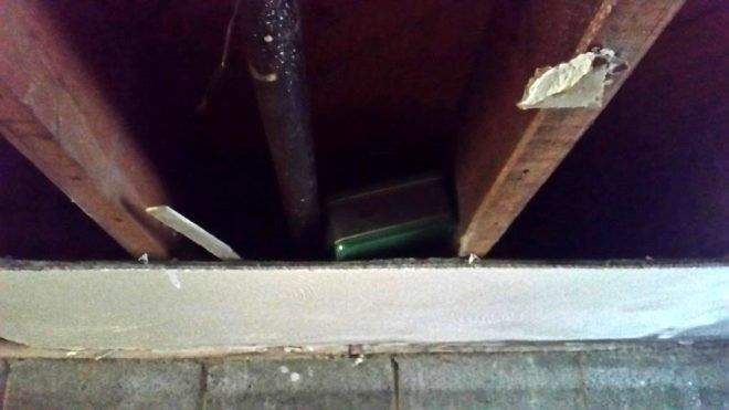 Bodrumda bulduğu kutudan çıkanları görünce şaşırdı 3