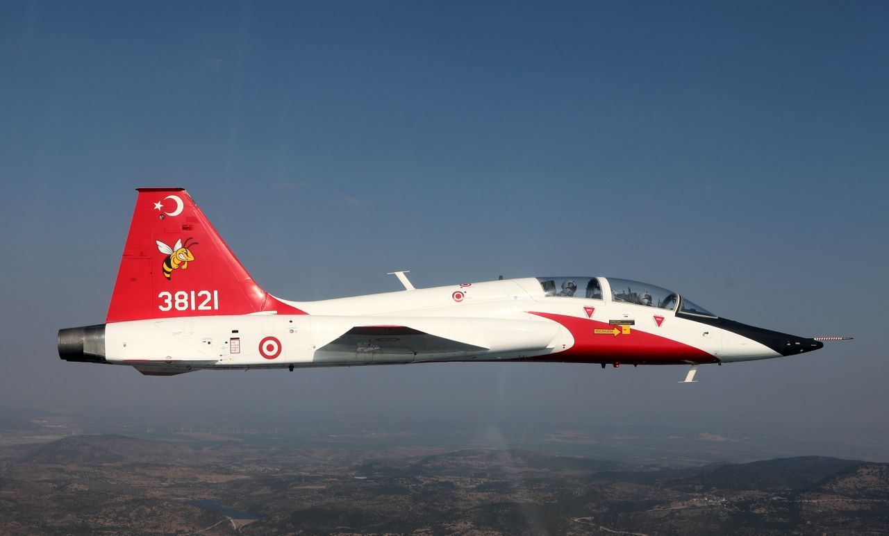 Yine çıldıracaklar! Bakan Akar Ege Denizi üzerinde uçtu 10