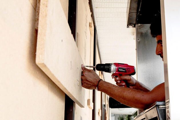 Dorian ezip geçti! 13 bin bina yıkıldı, cesetler sokaklarda yüzüyor 20