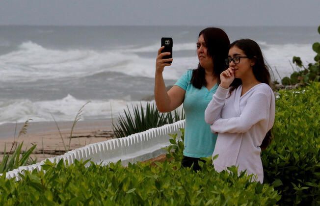 Dorian ezip geçti! 13 bin bina yıkıldı, cesetler sokaklarda yüzüyor 25