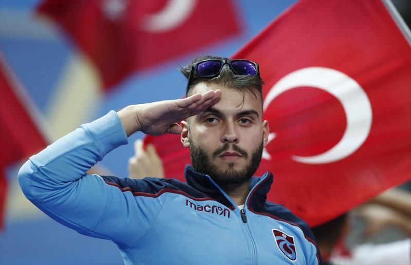 Paris'te yer gök kırmızı beyaz 17