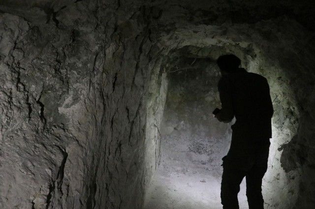 İlçe merkezini kaplıyor! Teröristlerin tünel sistemi ortaya çıkarıldı 10