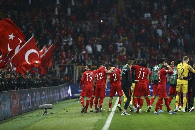 Türkler geliyor! İşte Milli Takım'ın zafer gecesinden özel kareler 24
