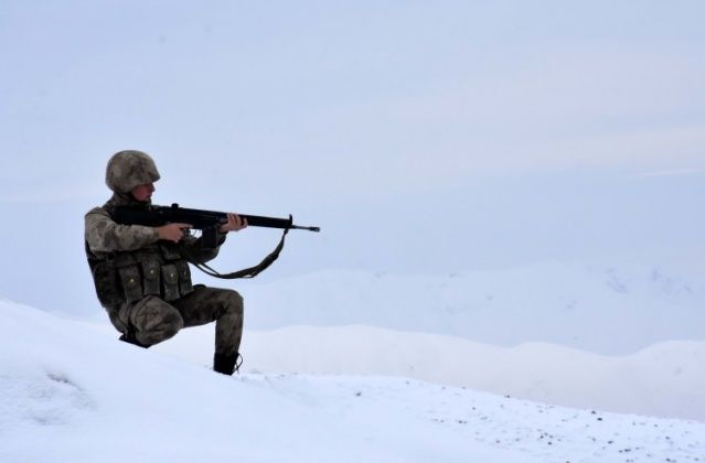 Yaz-Kış farketmez! Teröriste göz açtırmıyorlar 6