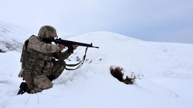 Yaz-Kış farketmez! Teröriste göz açtırmıyorlar 9