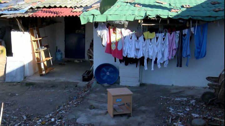 Robin Hood bu kez Ataşehir'de ortaya çıktı! Evlere biner lira dağıttı 12