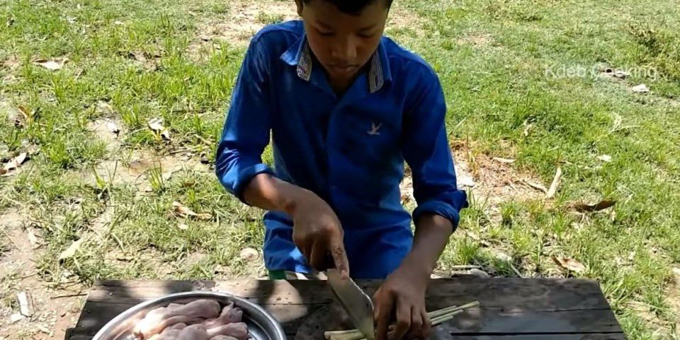 Kola döküp öyle pişirdi! İlk defa göreceksiniz... 14