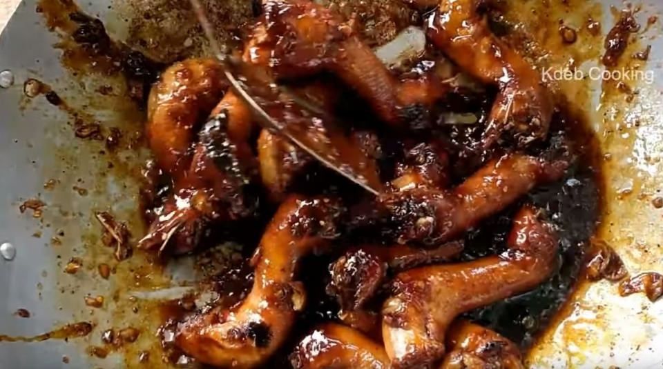 Kola döküp öyle pişirdi! İlk defa göreceksiniz... 47