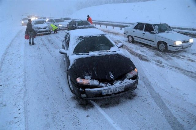Kar geldi okullar tatil olmaya başladı! Yarın çok daha kuvvetli olacak 4