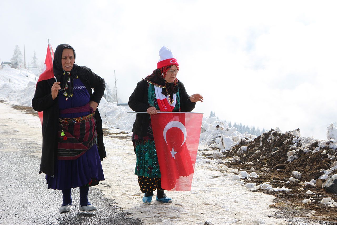 20 bin kişi Sarıkamış şehitleri için yürüdü! Gençlik şühedanın izinde 19
