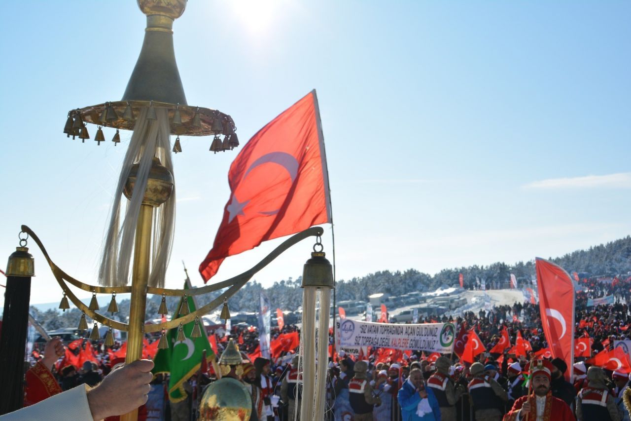 20 bin kişi Sarıkamış şehitleri için yürüdü! Gençlik şühedanın izinde 22