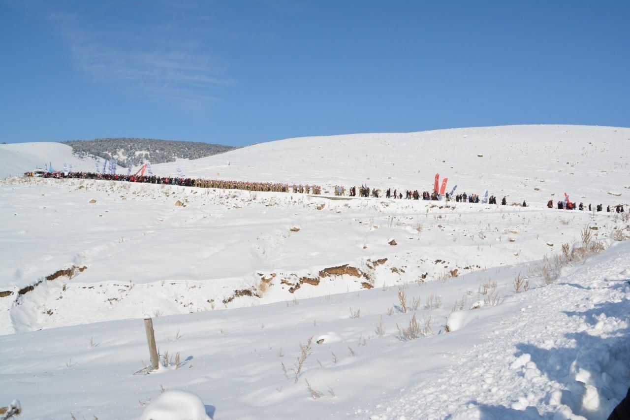 20 bin kişi Sarıkamış şehitleri için yürüdü! Gençlik şühedanın izinde 25