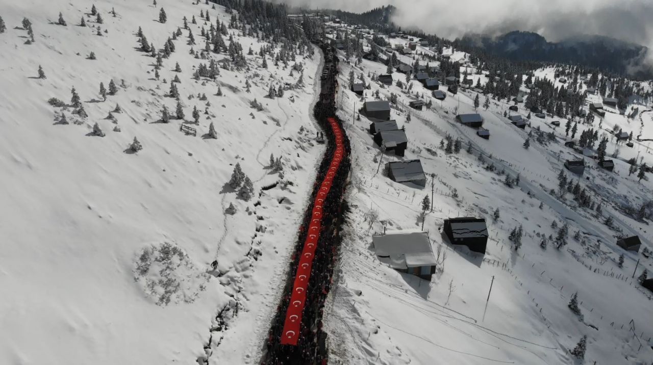 20 bin kişi Sarıkamış şehitleri için yürüdü! Gençlik şühedanın izinde 3