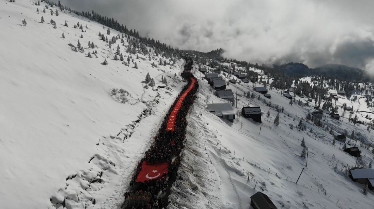 20 bin kişi Sarıkamış şehitleri için yürüdü! Gençlik şühedanın izinde 4