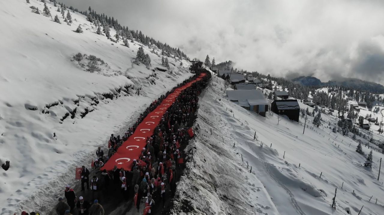 20 bin kişi Sarıkamış şehitleri için yürüdü! Gençlik şühedanın izinde 5