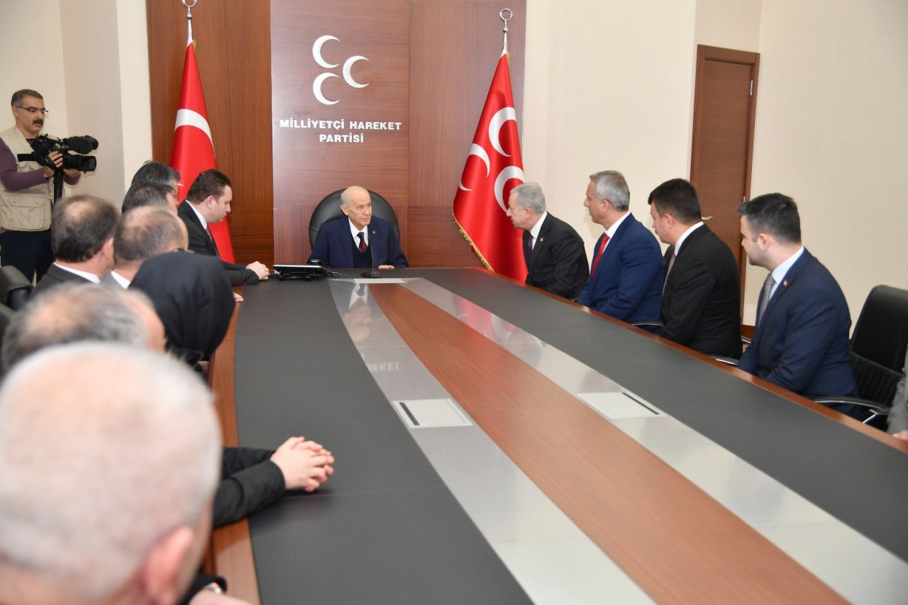 MHP'ye geçen belediye başkanına büyük jest 1