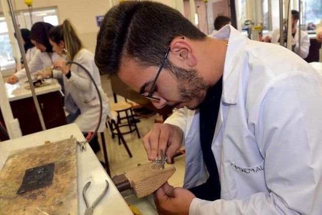 Gençler için yeni fırsat! 7 bin TL maaş garantisi var 3