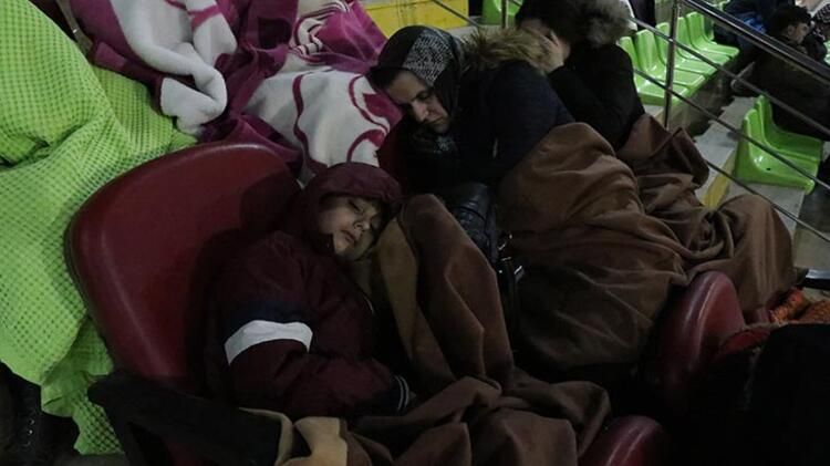 Elazığlılar geceyi böyle geçirdi 1