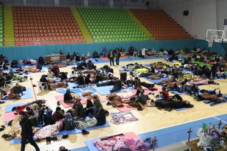 Elazığlılar geceyi böyle geçirdi 2