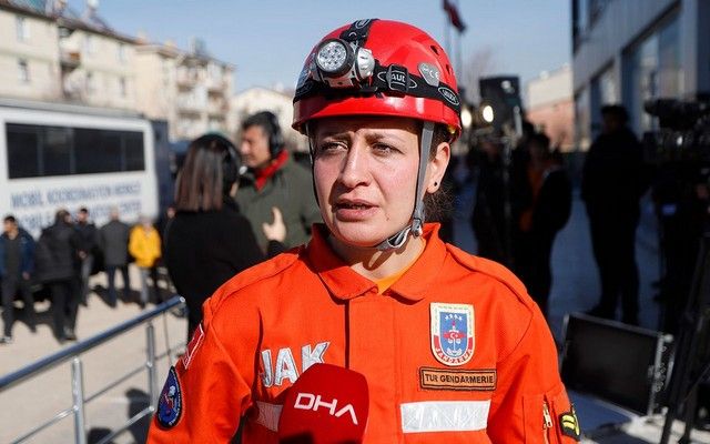 Nüsra bebek ve annesini kurtardılar! O anları gözyaşlarıyla anlattı 4