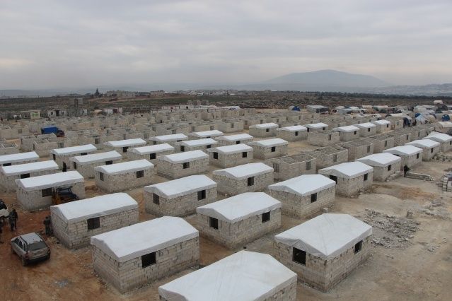 Erdoğan’ın İdlibliler için bahsettiği briket evler görüntülendi 1