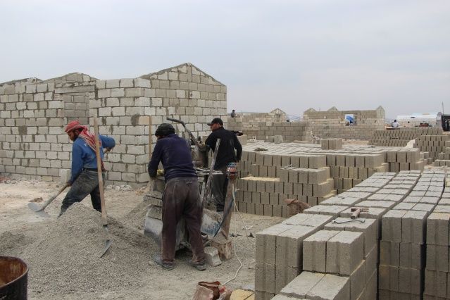 Erdoğan’ın İdlibliler için bahsettiği briket evler görüntülendi 13