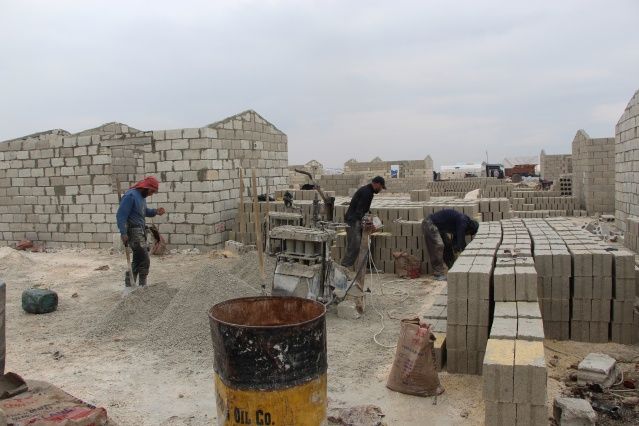 Erdoğan’ın İdlibliler için bahsettiği briket evler görüntülendi 14