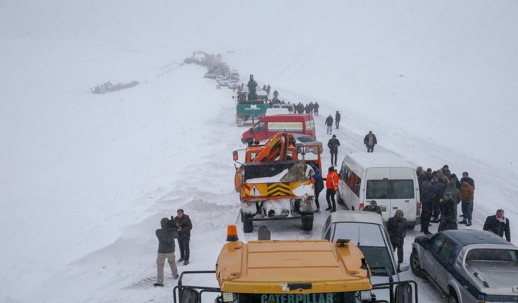 Fotoğraflarla büyük facia: Olayın dehşeti gözler önüne seriliyor 28