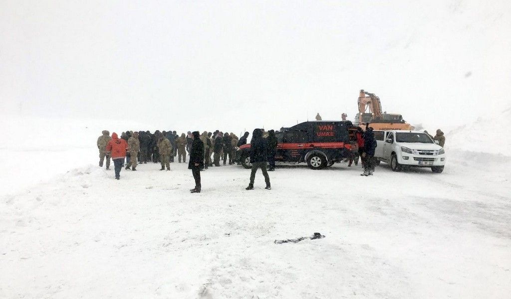 Fotoğraflarla büyük facia: Olayın dehşeti gözler önüne seriliyor 54