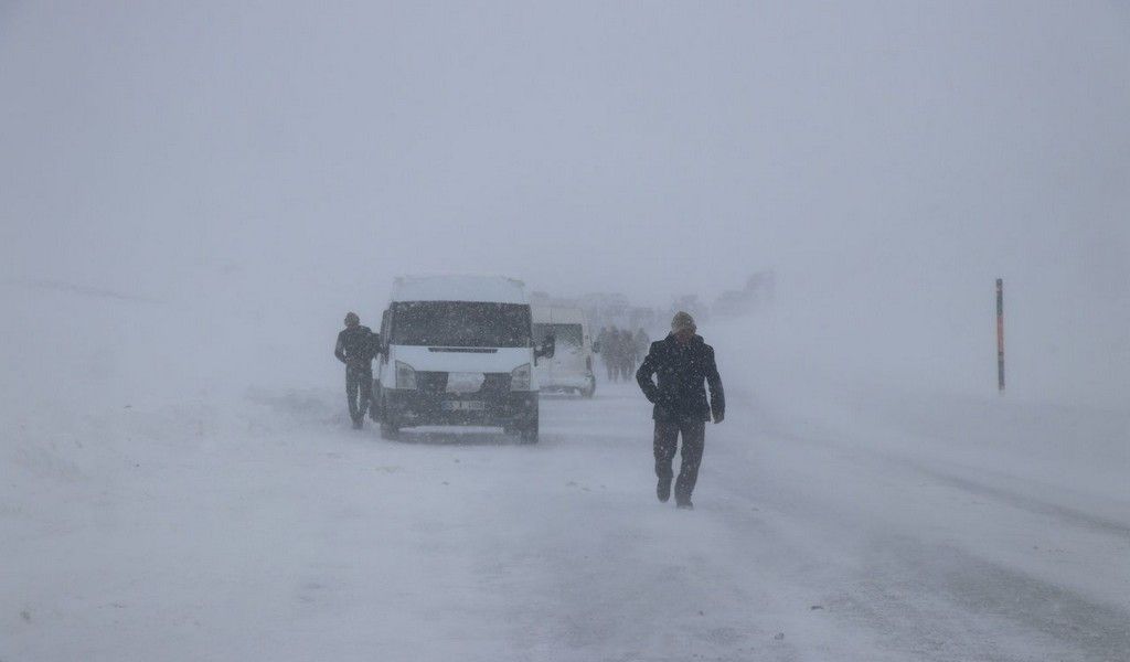 Fotoğraflarla büyük facia: Olayın dehşeti gözler önüne seriliyor 57