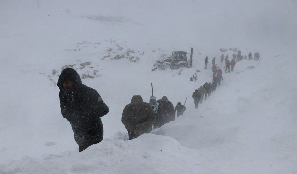 Fotoğraflarla büyük facia: Olayın dehşeti gözler önüne seriliyor 66